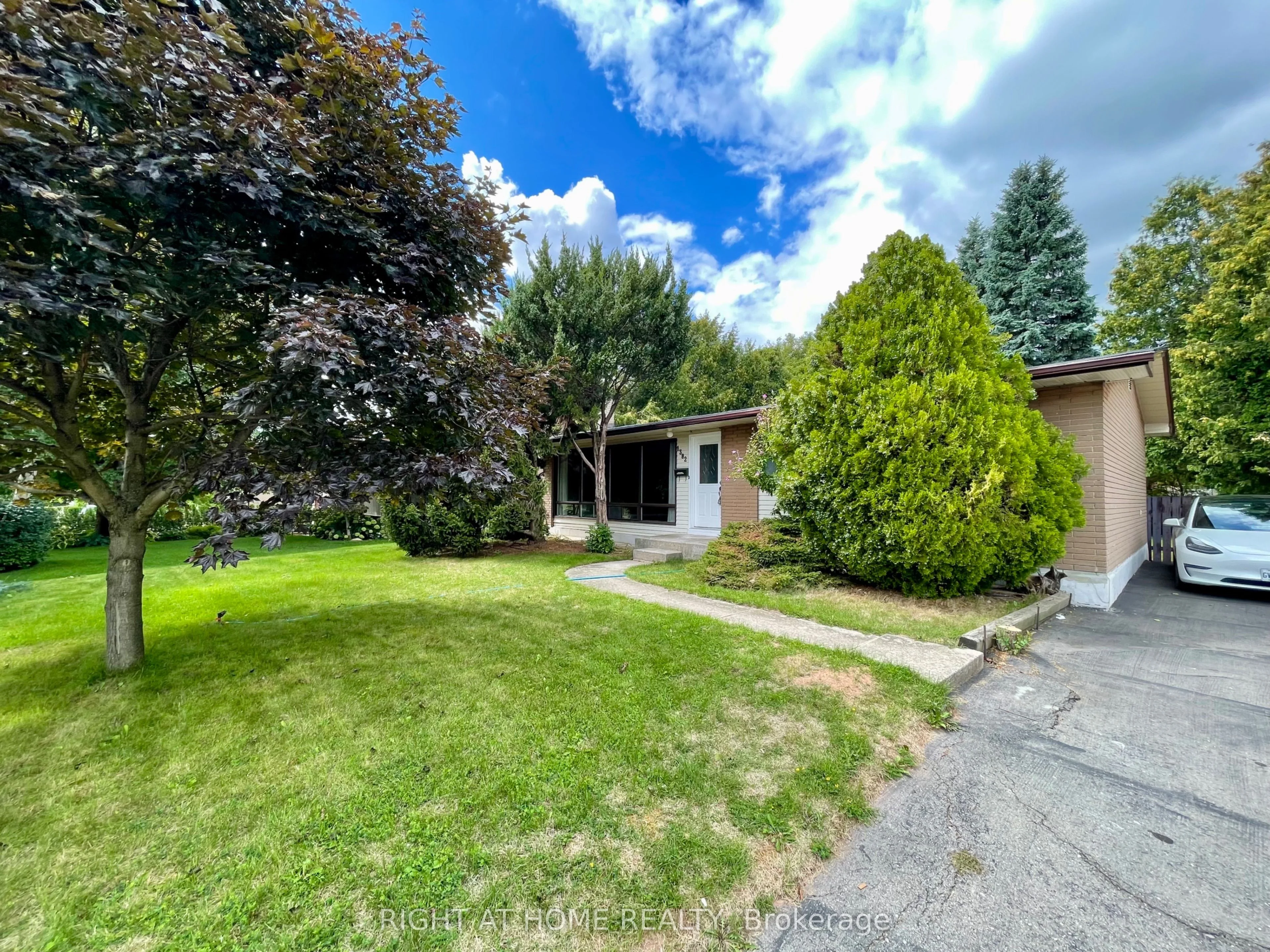 1382 Gainsborough Drive, Oakville, On L6h 2h6