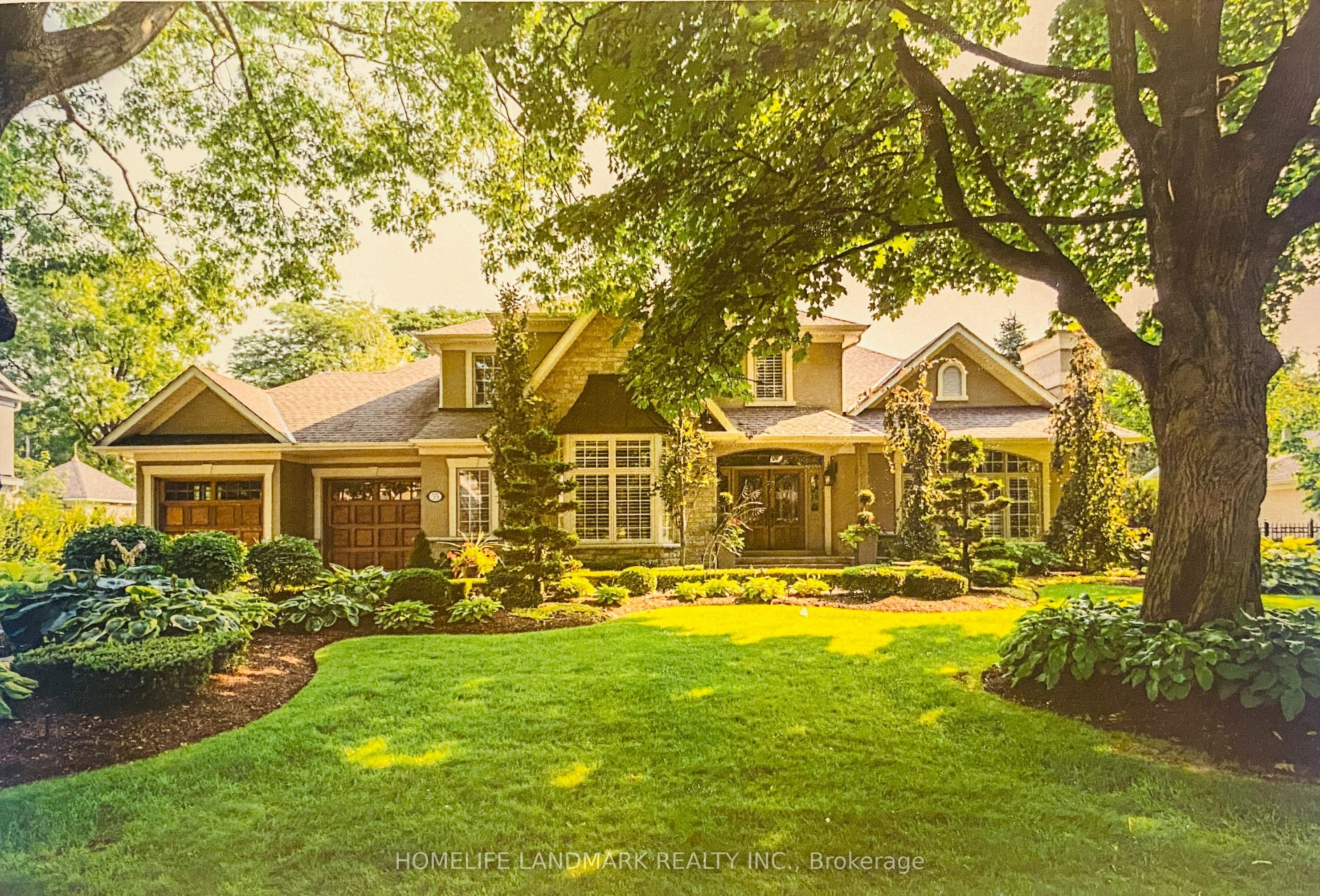 55 Ennisclare Drive W, Oakville, ON L6J 4N3