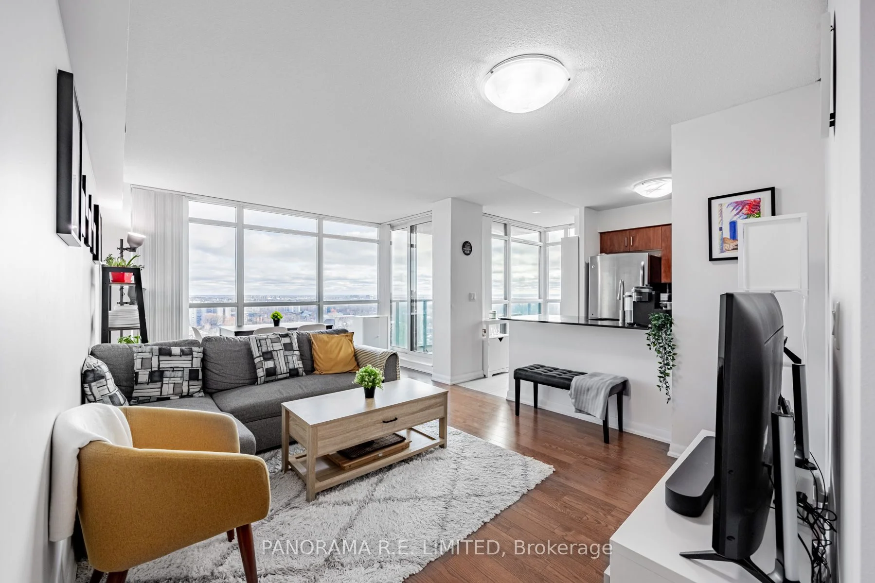 215 Sherway Gardens Road 1702, Toronto W08, On M9c 0a4