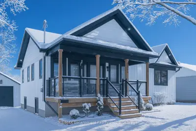 Detached in Burlington