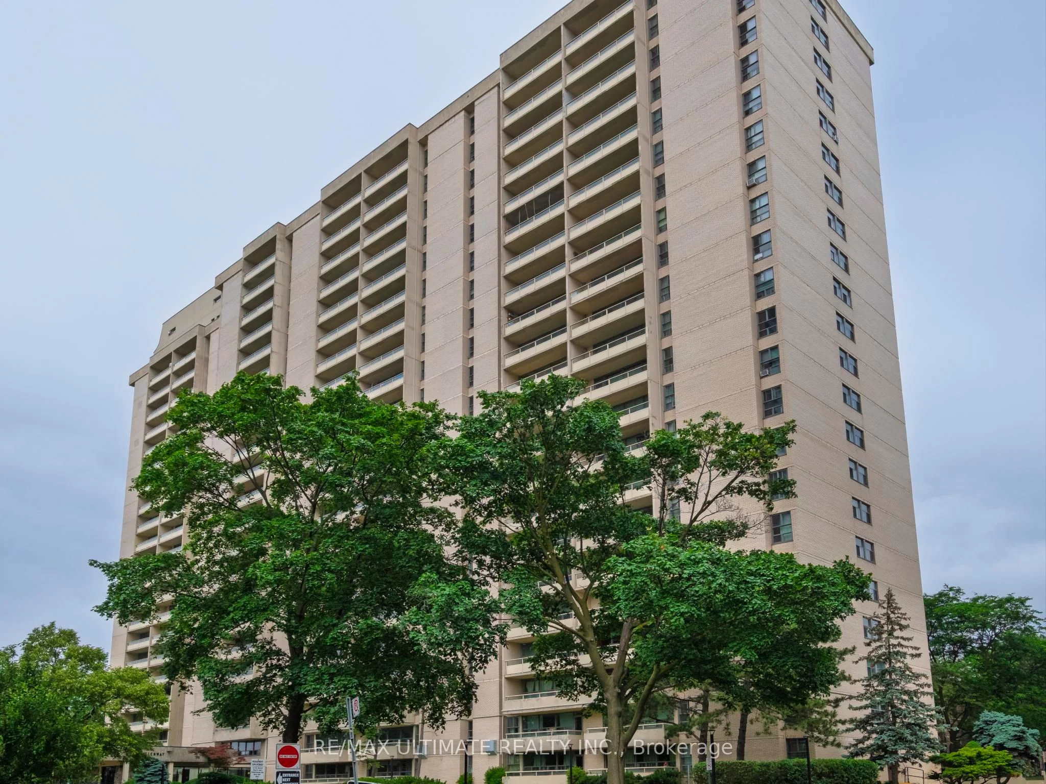 360 Ridelle Avenue 2217, Toronto W04, ON M6B 1K1
