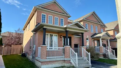 Att/Row/Townhouse in Brampton