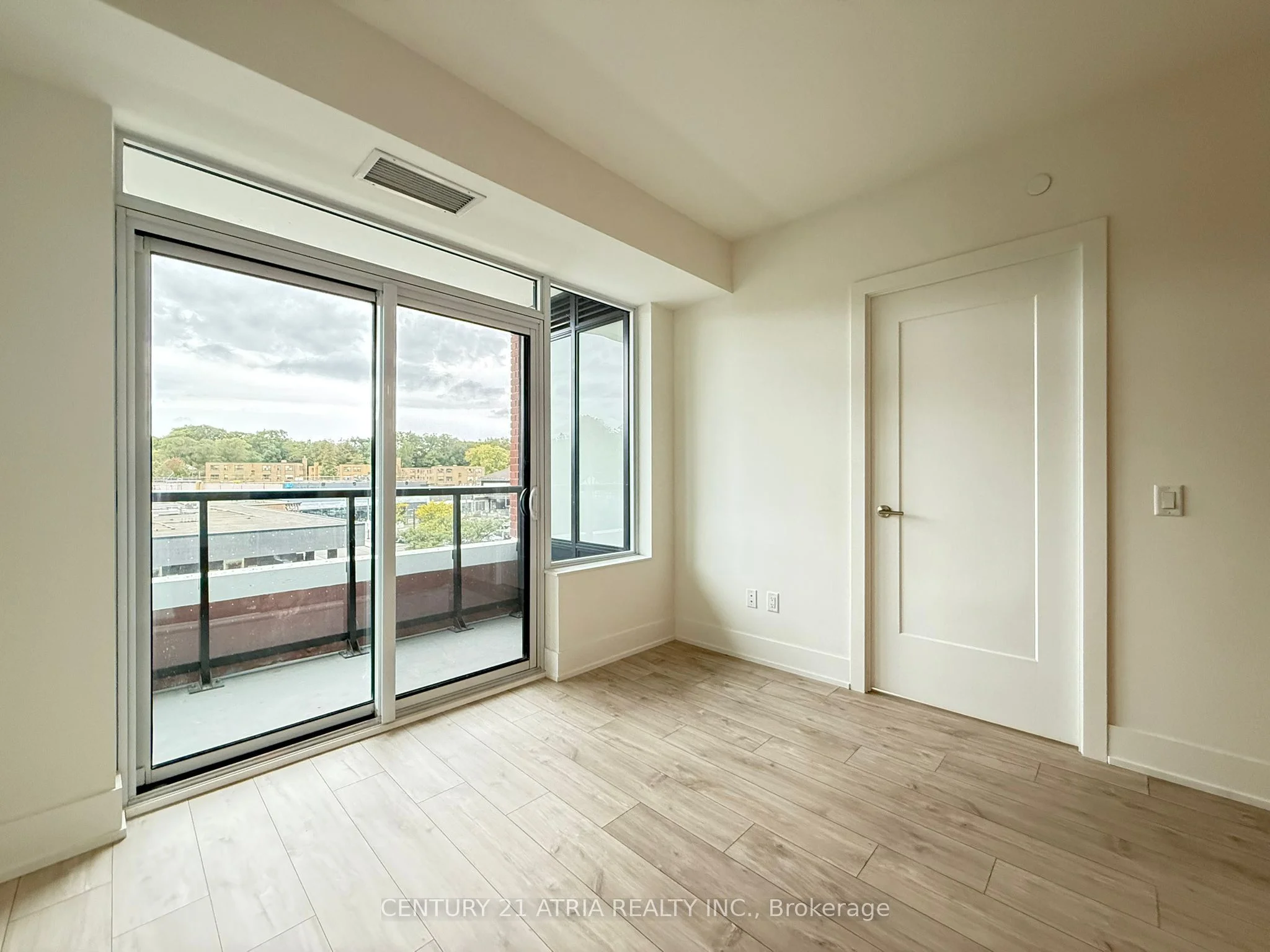 259 The Kingsway 317, Toronto W08, ON M9A 0G2