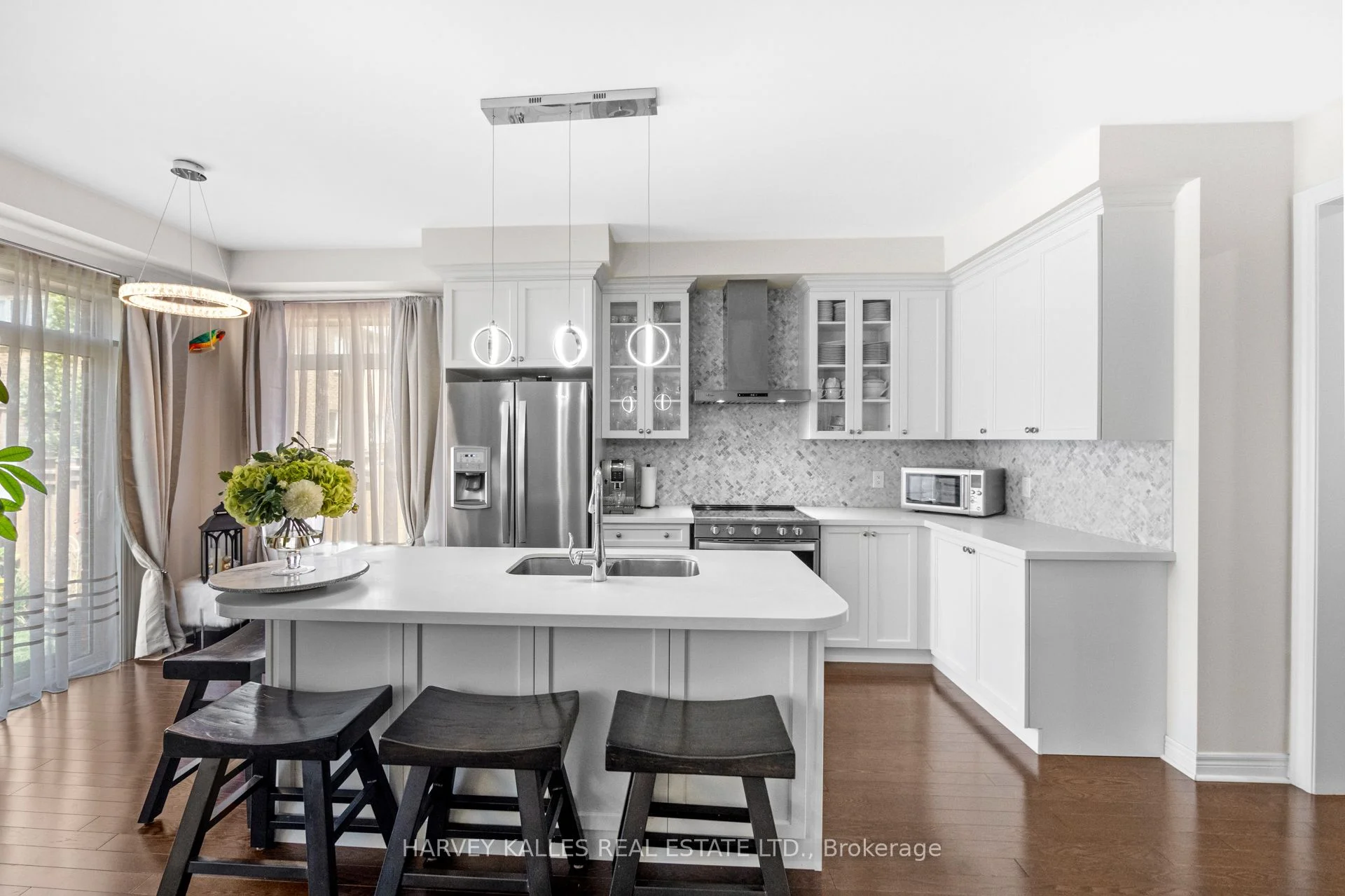 235 Harold Dent Trail N, Oakville, ON L6M 1S3