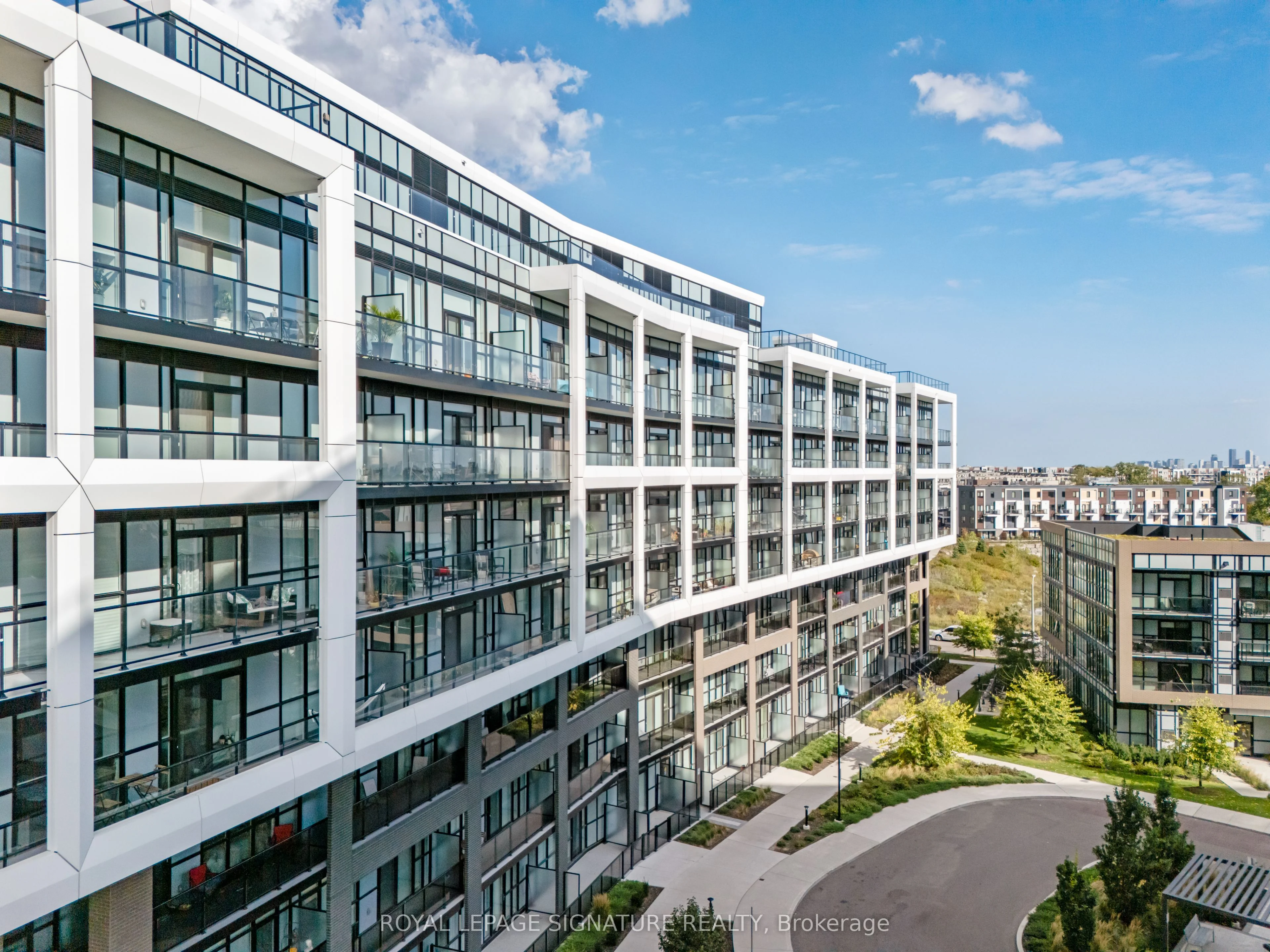 60 George Butchart Drive 713, Toronto W05, ON M3K 0E1