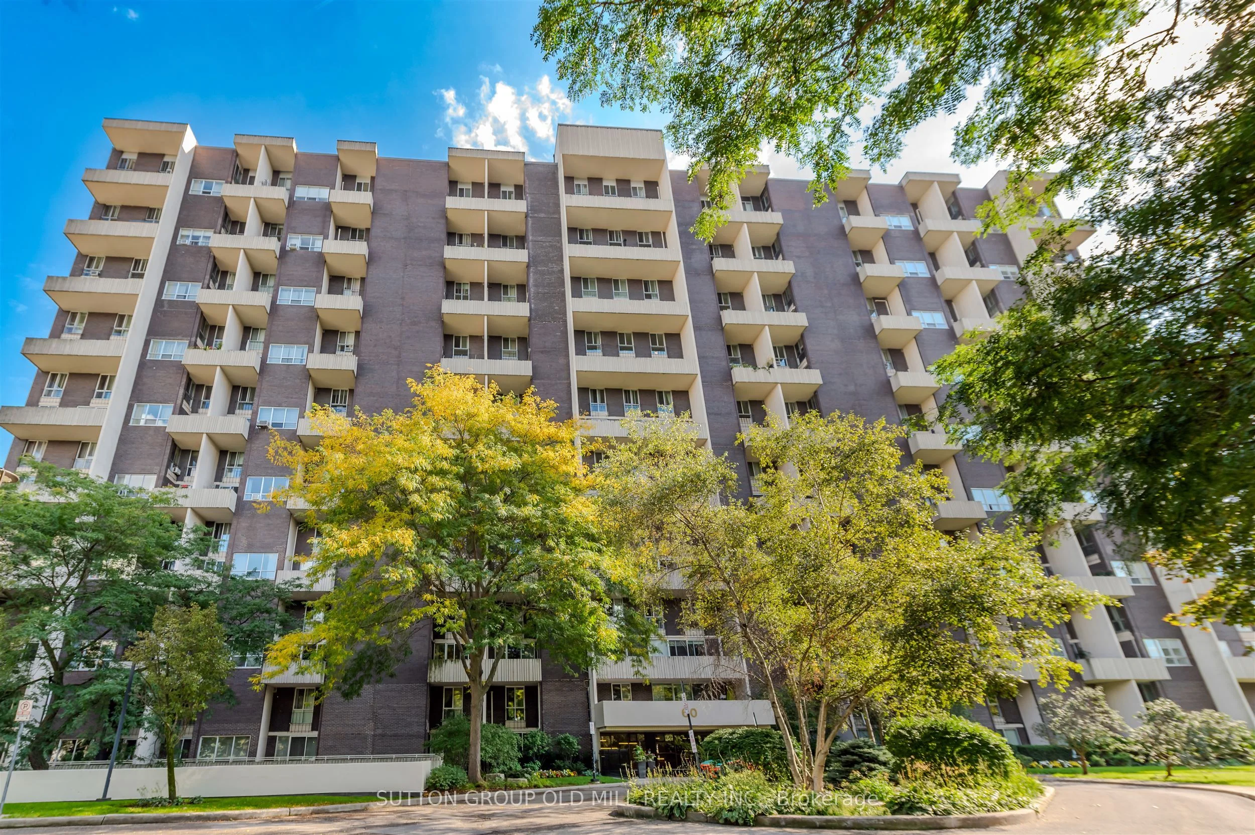 60 Southport Street 916, Toronto W01, ON M6S 3N4