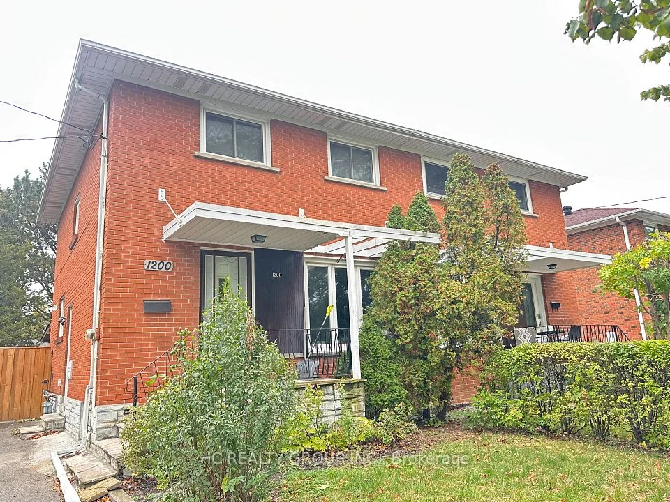 1200 Kingsholm Drive Basement, Mississauga, ON L4Y 2H2