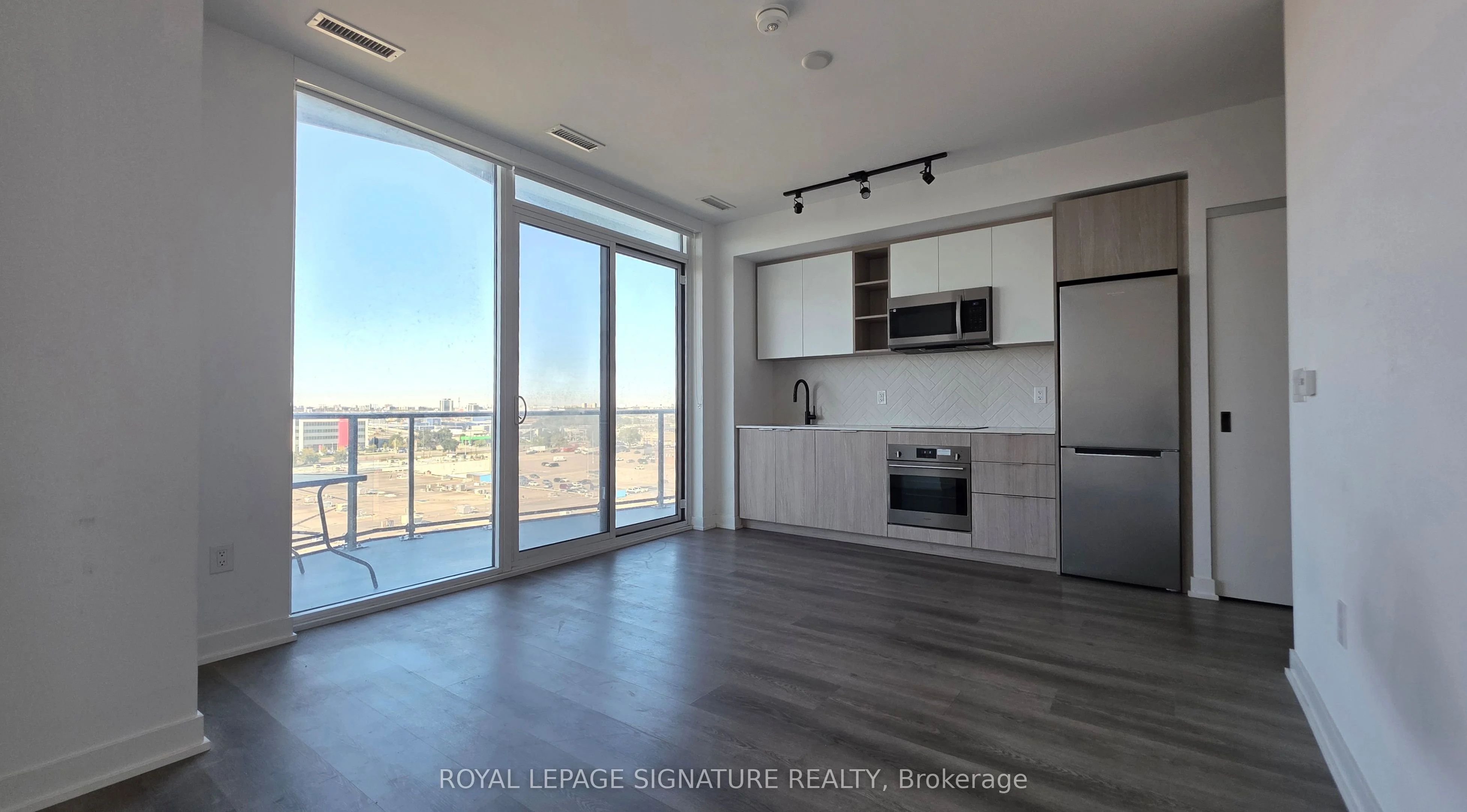 36 Zorra Street 910, Toronto W08, ON M8Z 0G5