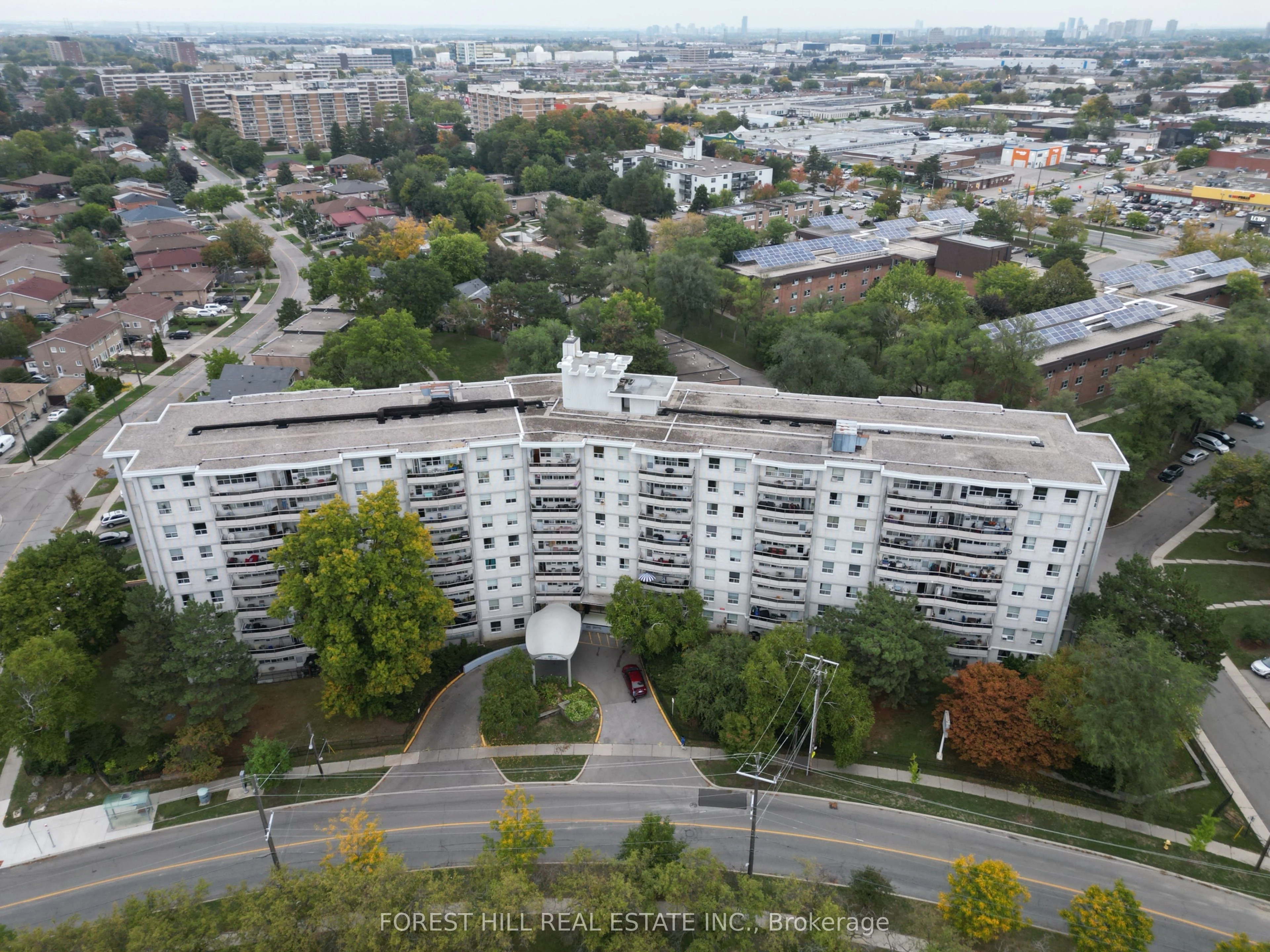 80 Grandravine Drive 816, Toronto W05, ON M3J 1B2