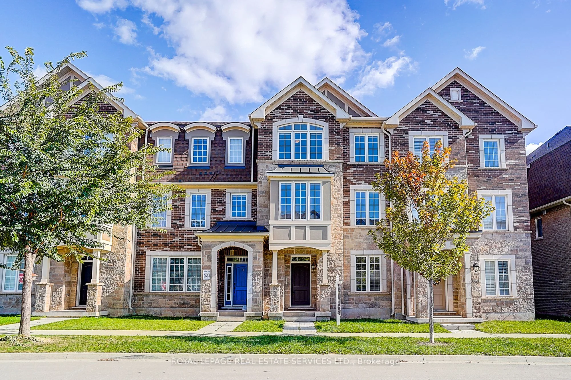 Att/Row/Townhouse in Oakville