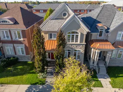 Detached in Oakville