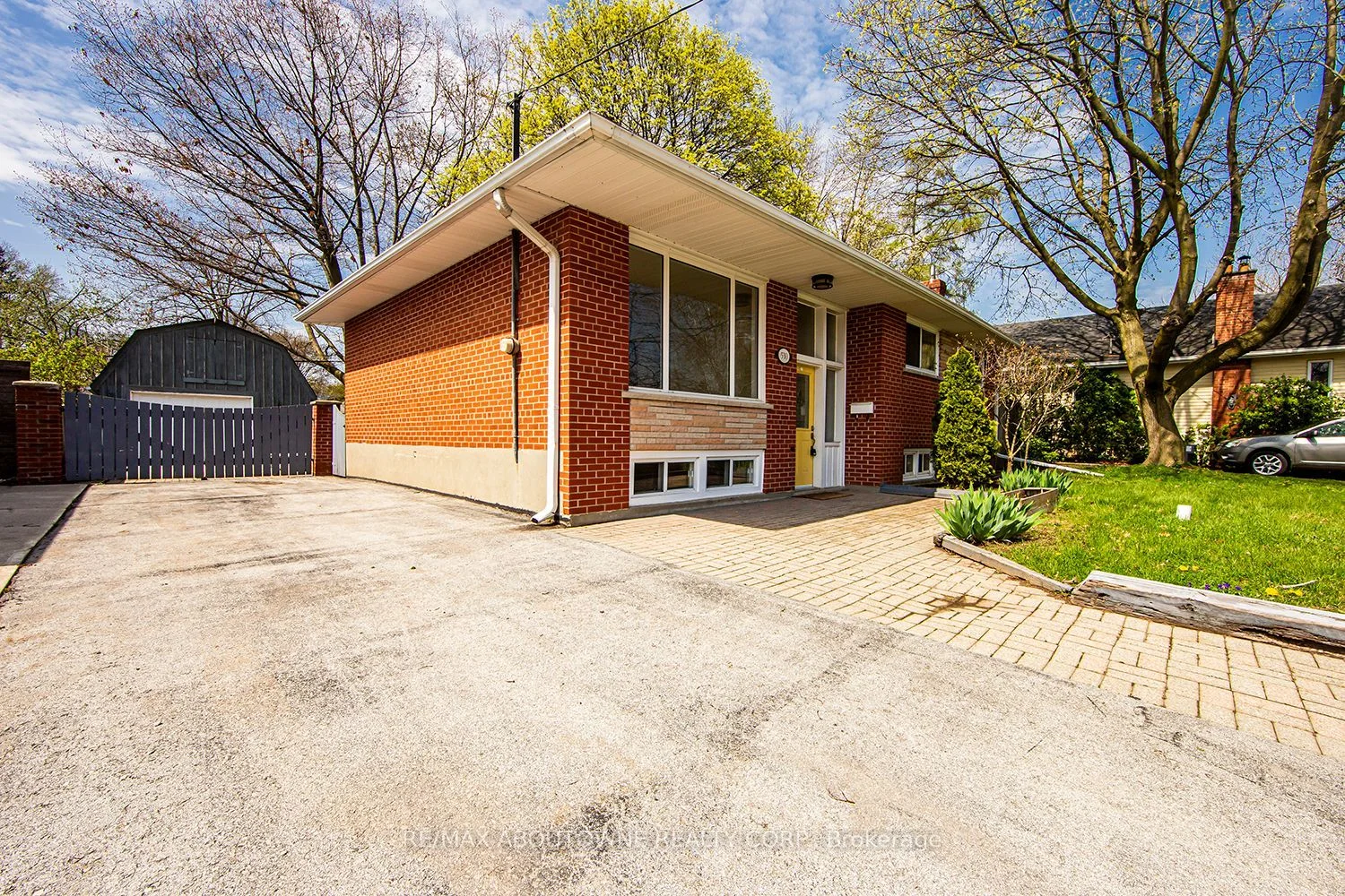 530 Lees Lane, Oakville, On L6l 4t4