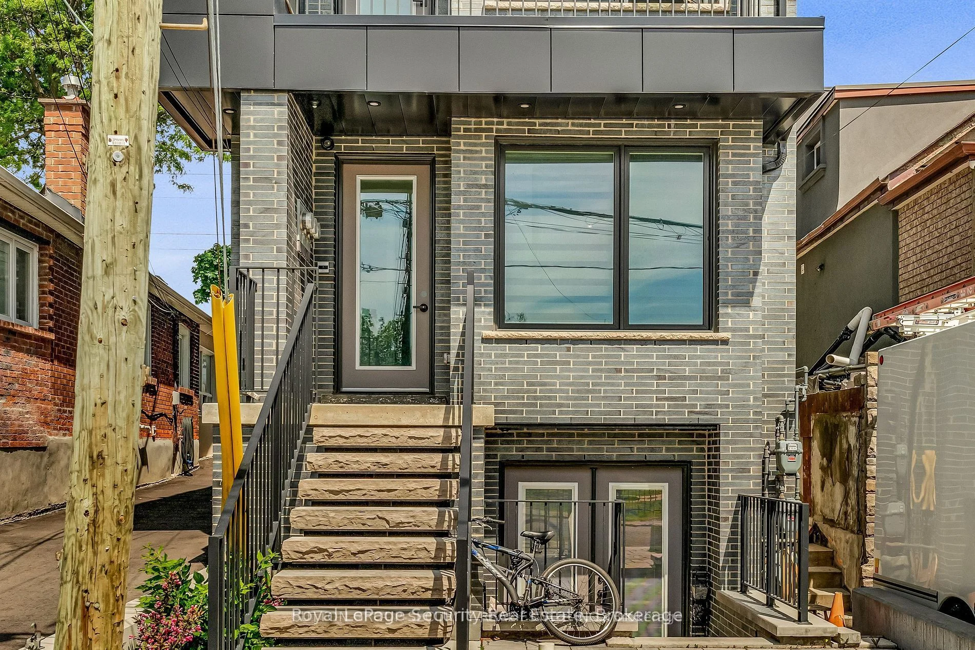 411 Blackthorn Avenue Main Floor, Toronto W03, ON M6M 3C1
