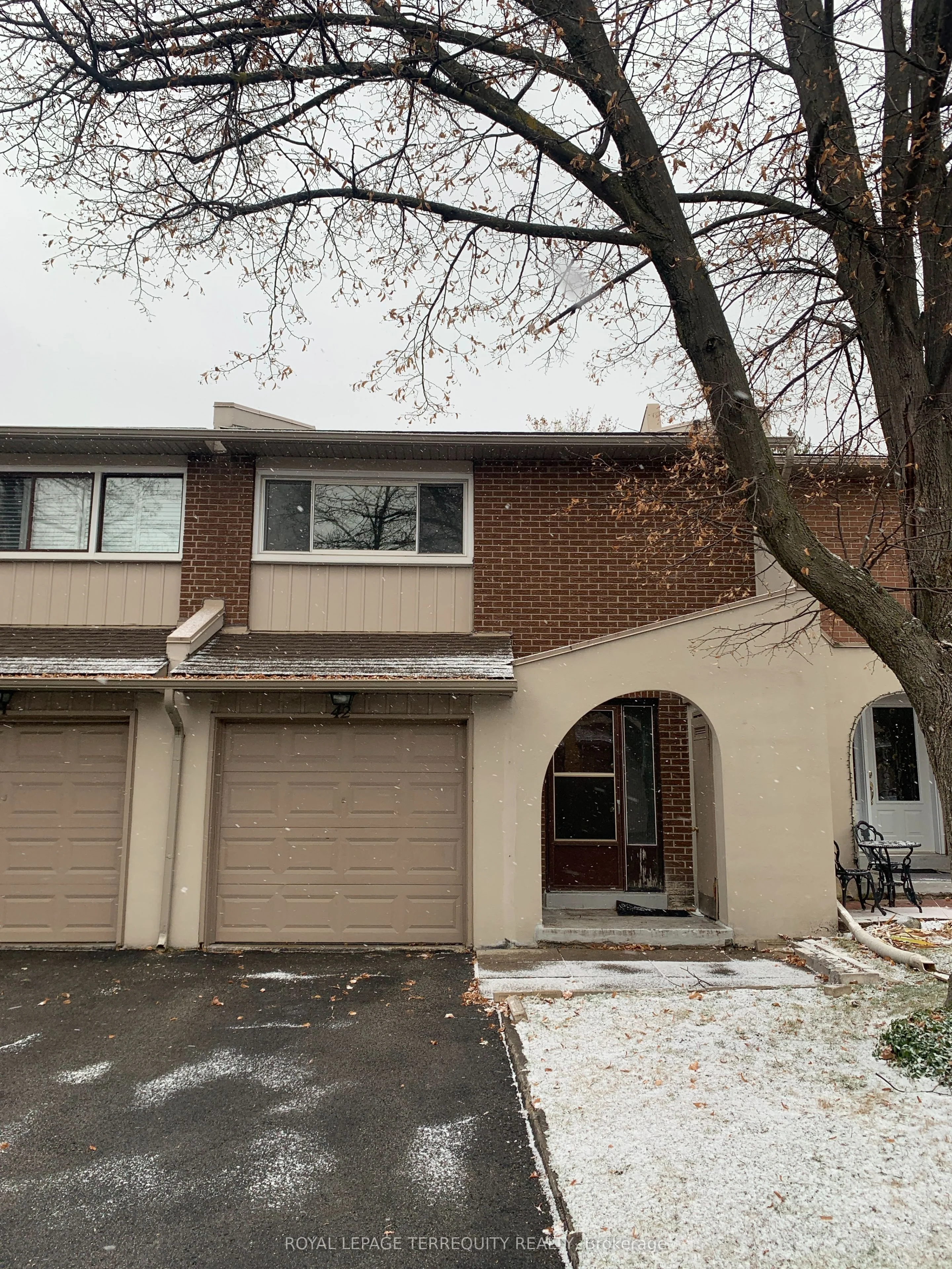 1180 MISSISSAUGA VALLEY Boulevard 42, Mississauga, ON L5A 3M9