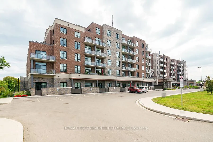 3290 New Street 418, Burlington, ON L7N 1M8