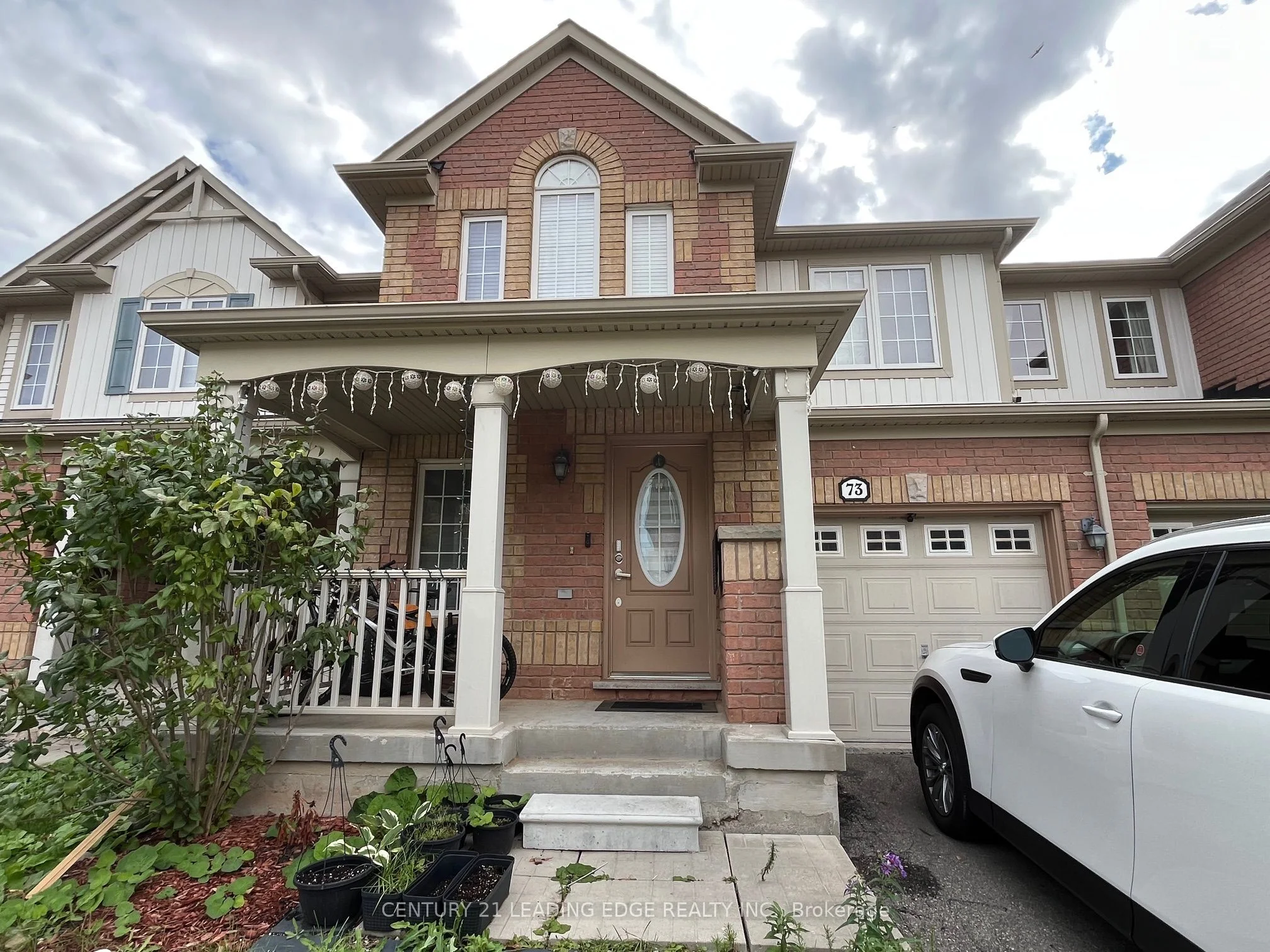 Att/Row/Townhouse in Milton