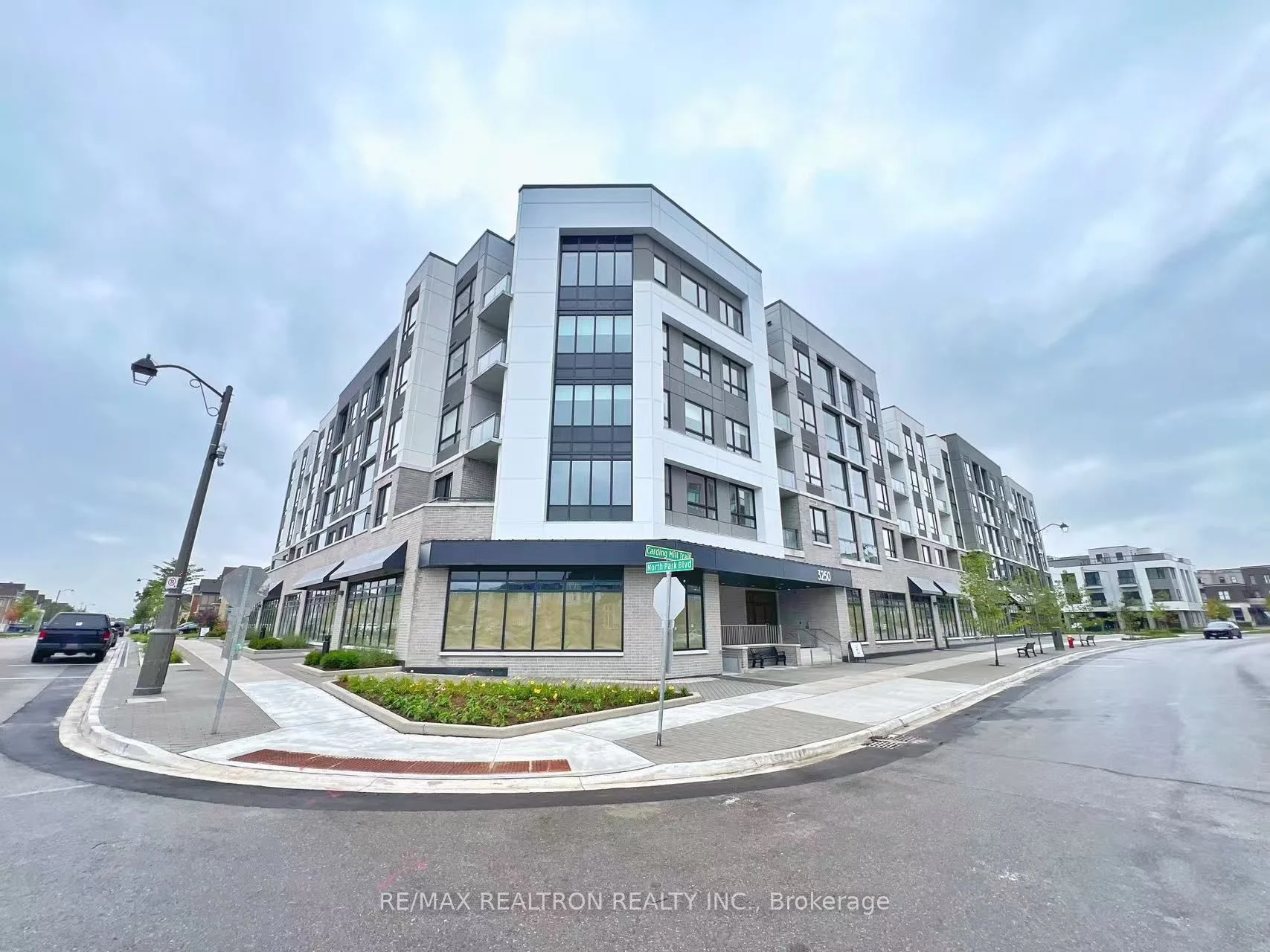 3250 Carding Mill Trail 315, Oakville, ON L6M 0W6