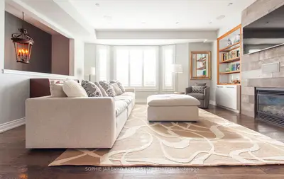 Att/Row/Townhouse in Toronto