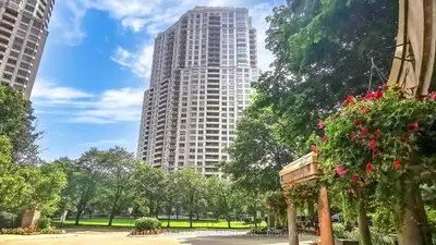 Condo Apartment in Mississauga