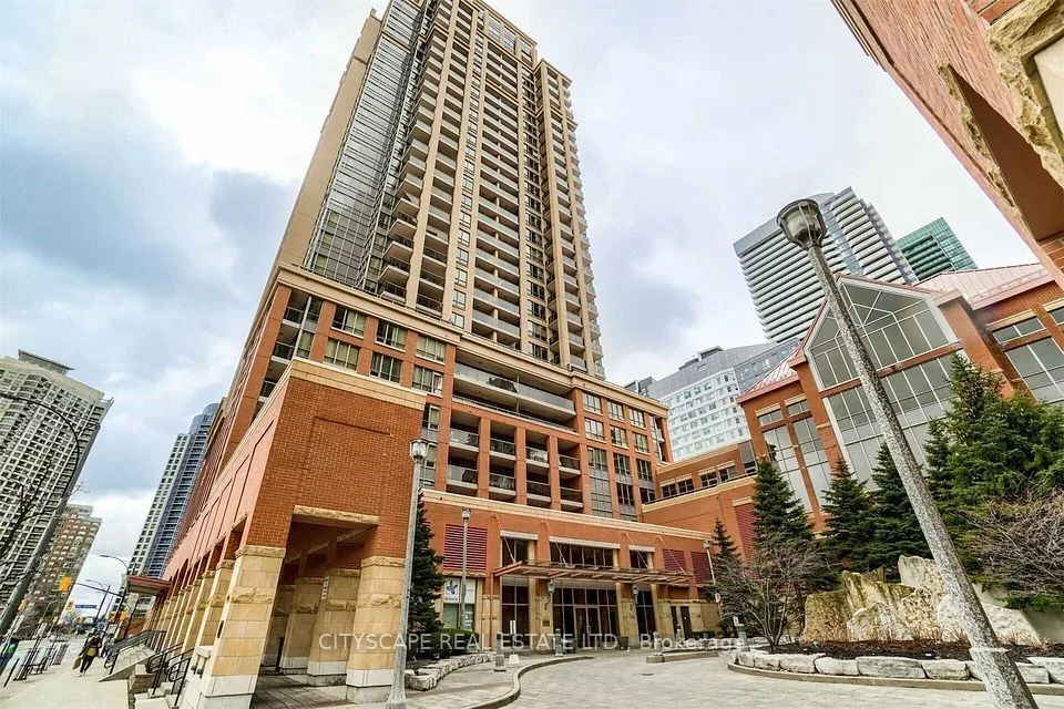 4080 Living Arts Drive 2003, Mississauga, ON L5B 4N3