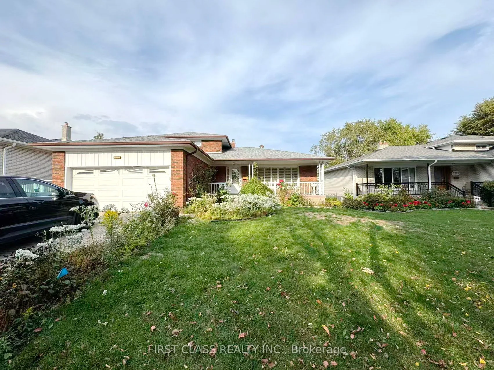 3277 CARDROSS Road Upper Unit, Mississauga, ON L4X 2N4