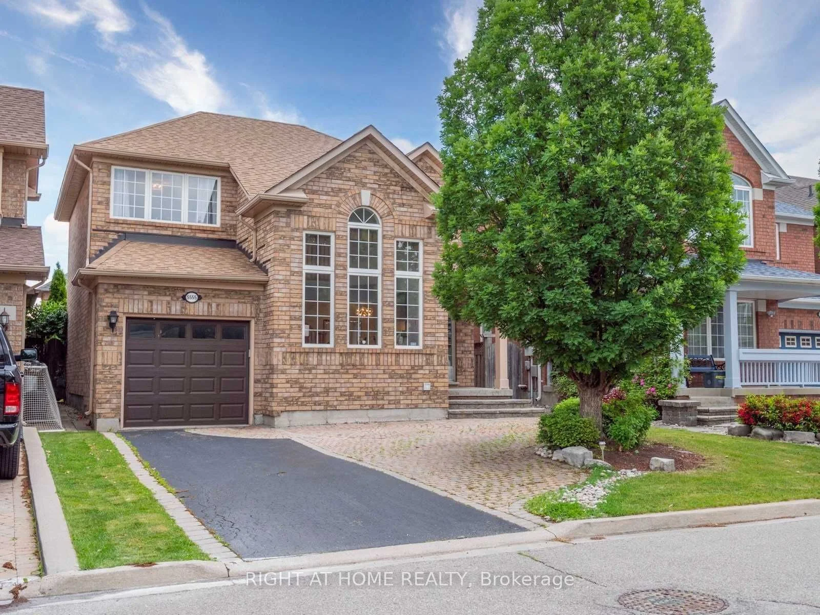 5555 Bridgeport Gate, Mississauga, ON L5M 6N1