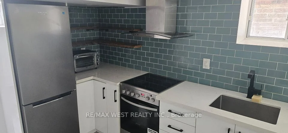 450 Glenlake Avenue Lower, Toronto W02, ON M6P 1G8