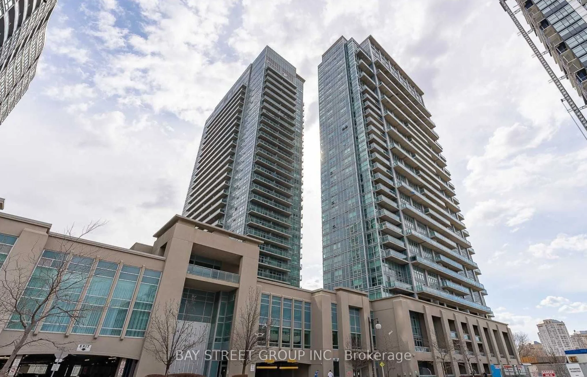 165 Legion Road 1634, Toronto W06, ON M8Y 0B3