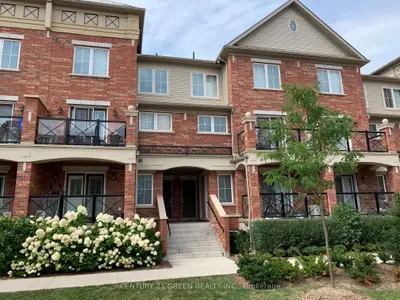 Condo Townhouse in Oakville