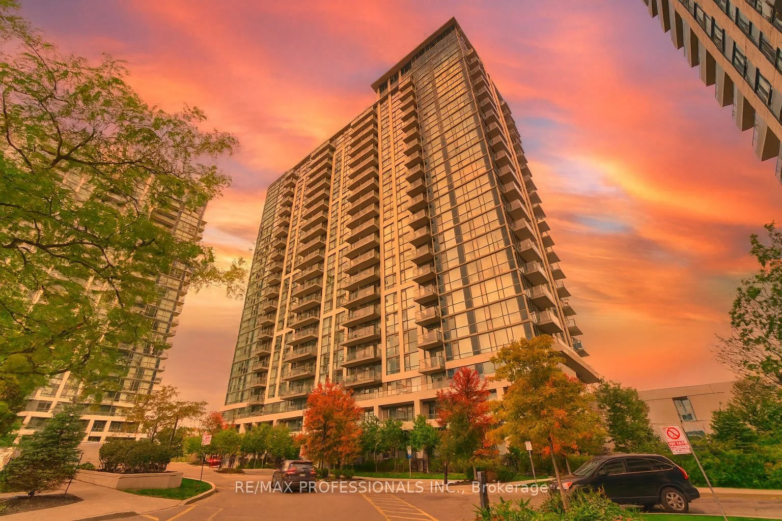 339 Rathburn Road 1511, Mississauga, ON L5B 0C8