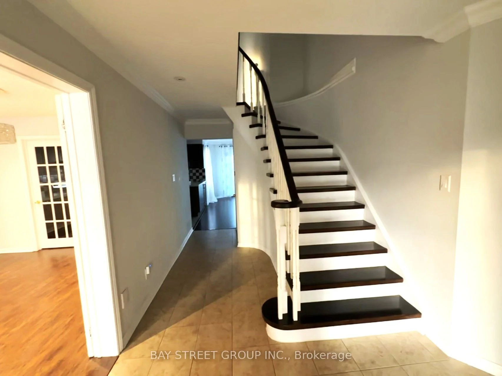 5571 River Grove Avenue, Mississauga, ON L5M 3T8