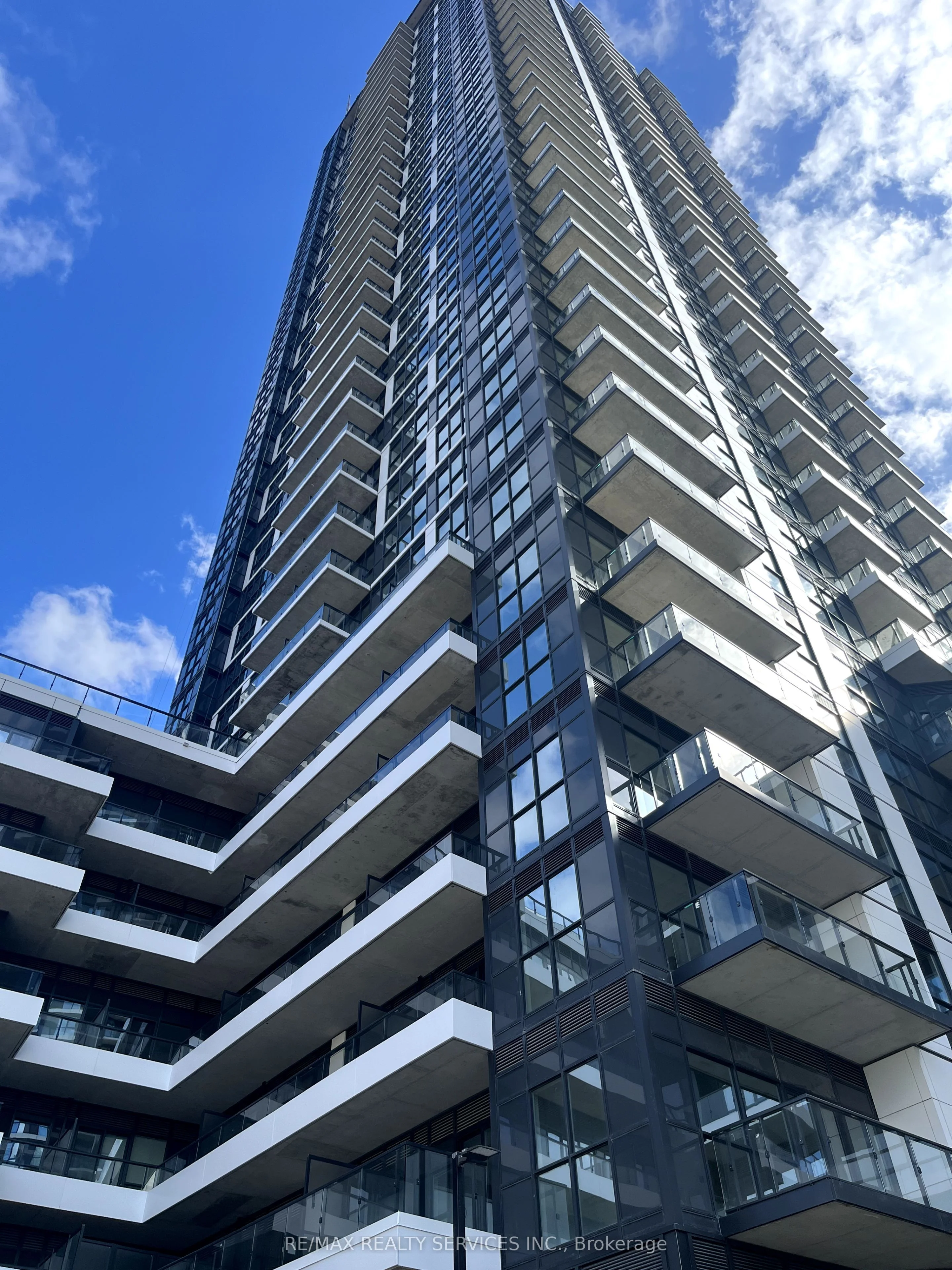 15 Watergarden Drive 2708, Mississauga, ON L5R 0H4