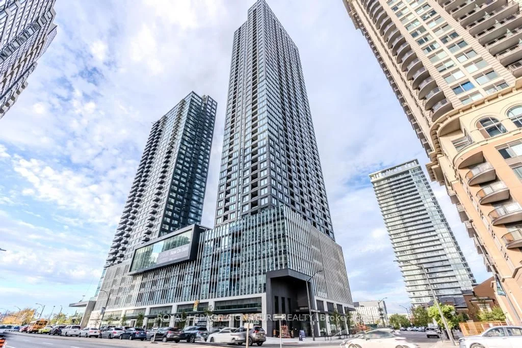 395 Square One Drive 417, Mississauga, ON L5B 0P6