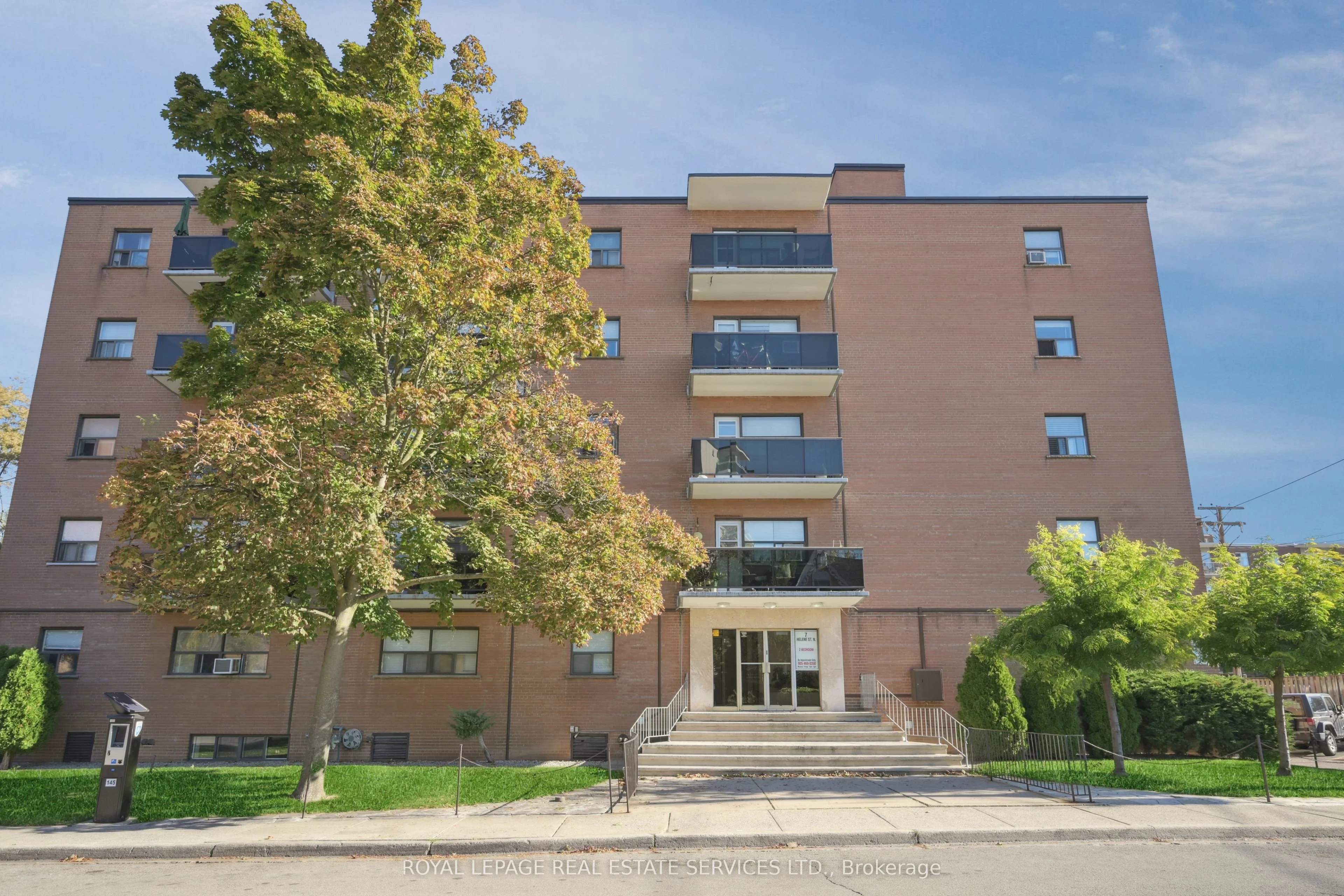 7 Helene Street N 107, Mississauga, ON L5G 3B3
