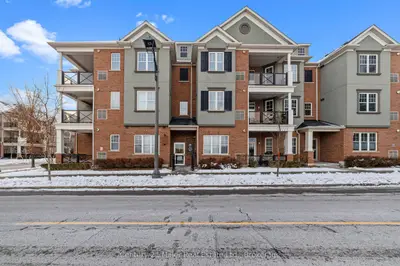 Condo Apartment in Oakville