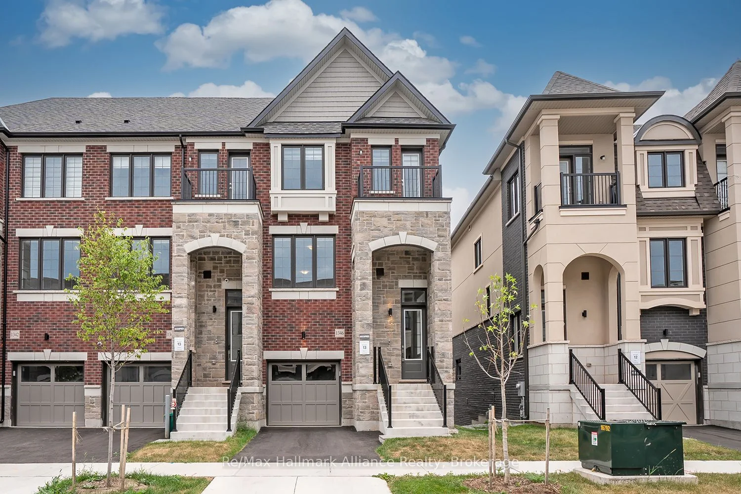 1346 Kaniv Street, Oakville, ON L6M 5R3