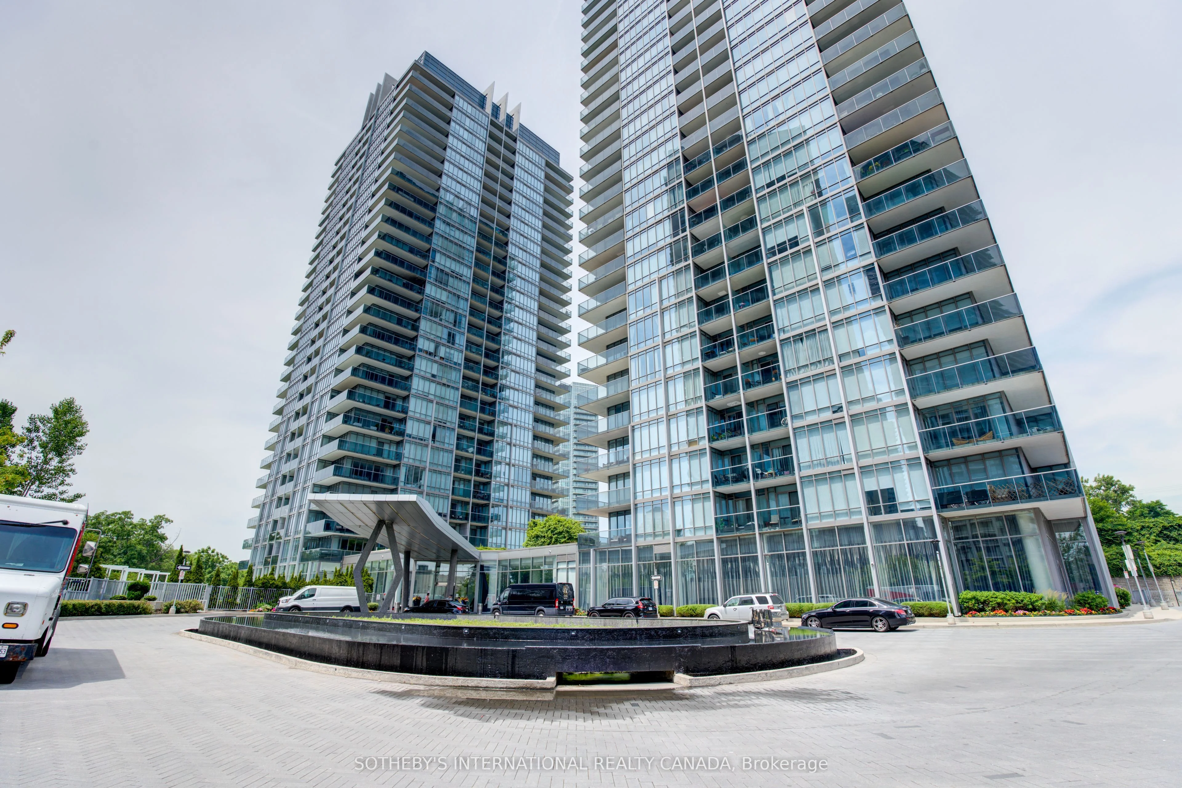 90 Park Lawn Road 805, Toronto W06, ON M8W 3H8