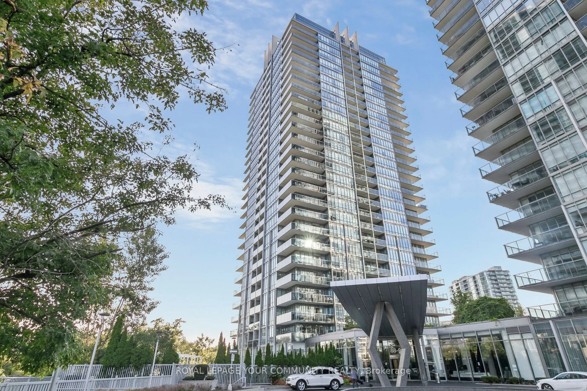 88 Park Lawn Road 2112, Toronto W06, ON M8Y 3H8