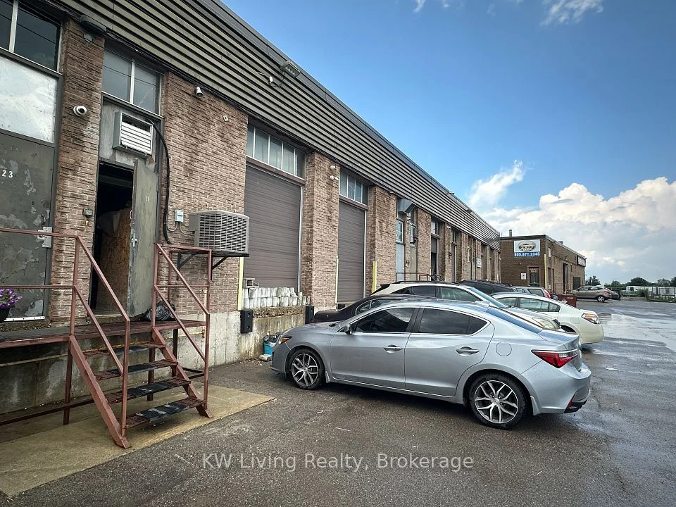 7171 Torbram Road 24, Mississauga, ON L4T 3W4