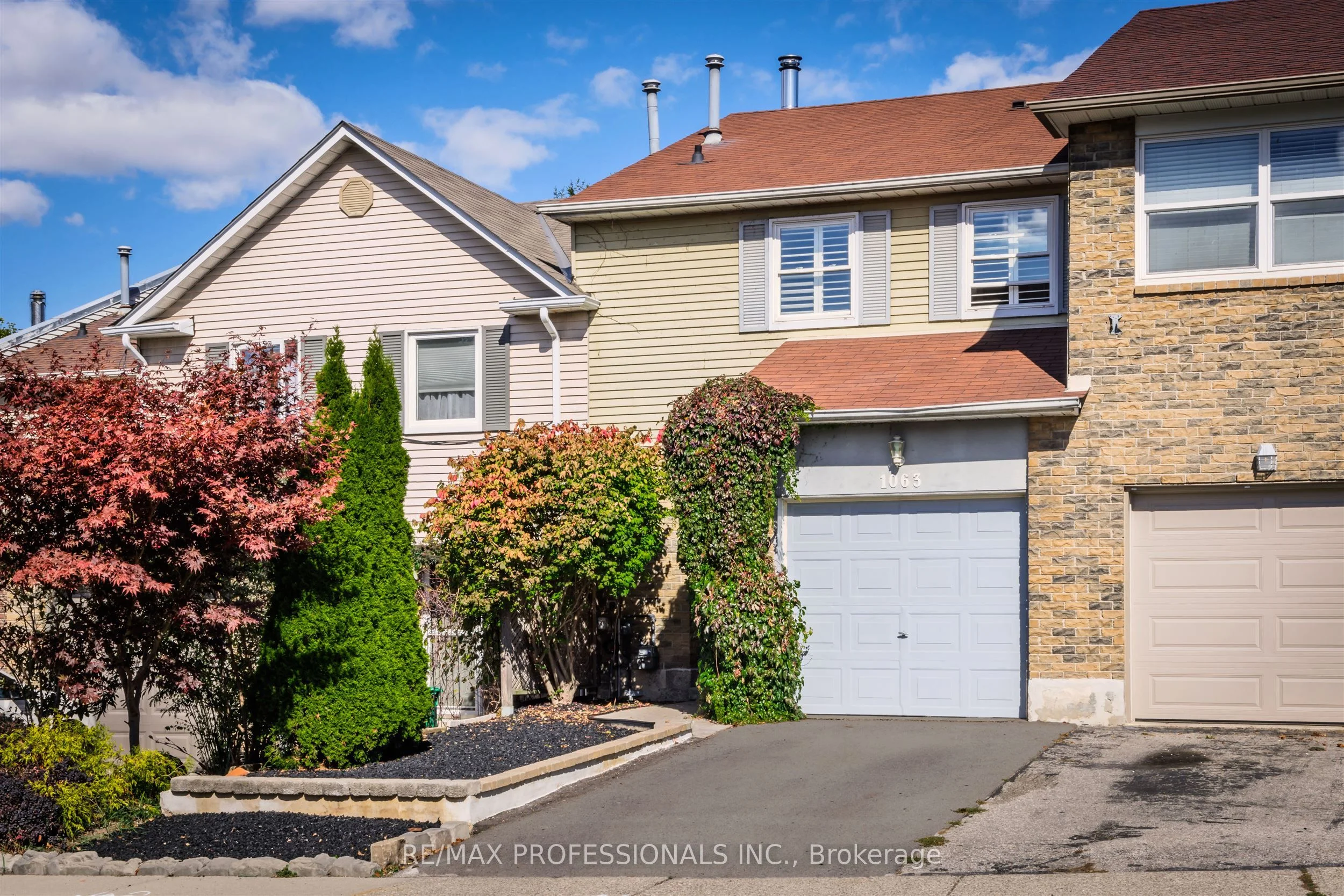 1063 Raintree Lane, Mississauga, ON L5H 4A1