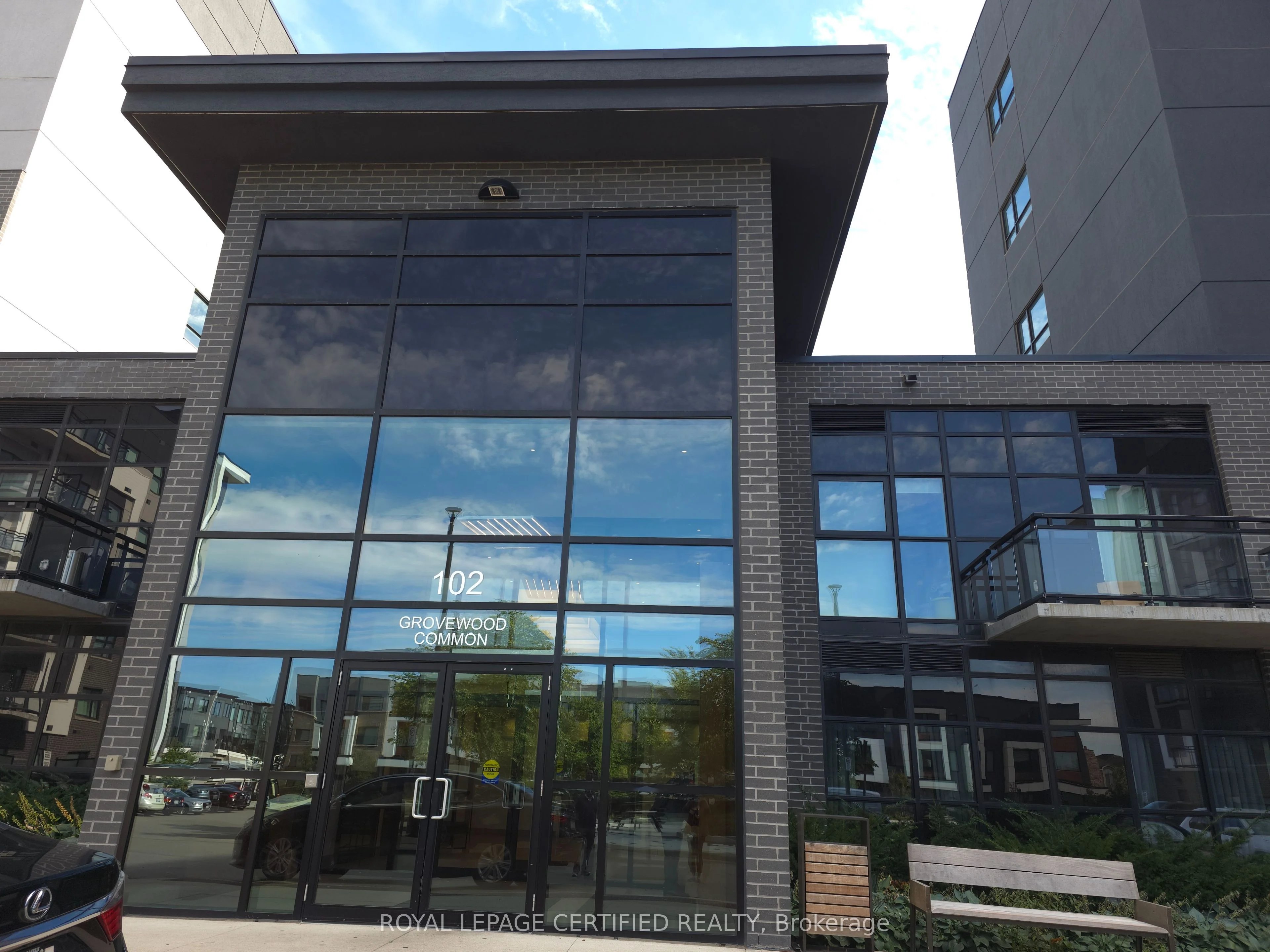 102 Grovewood Common Circle 519, Oakville, ON L6H 0X4