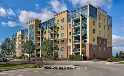 Common Element Condo in Milton