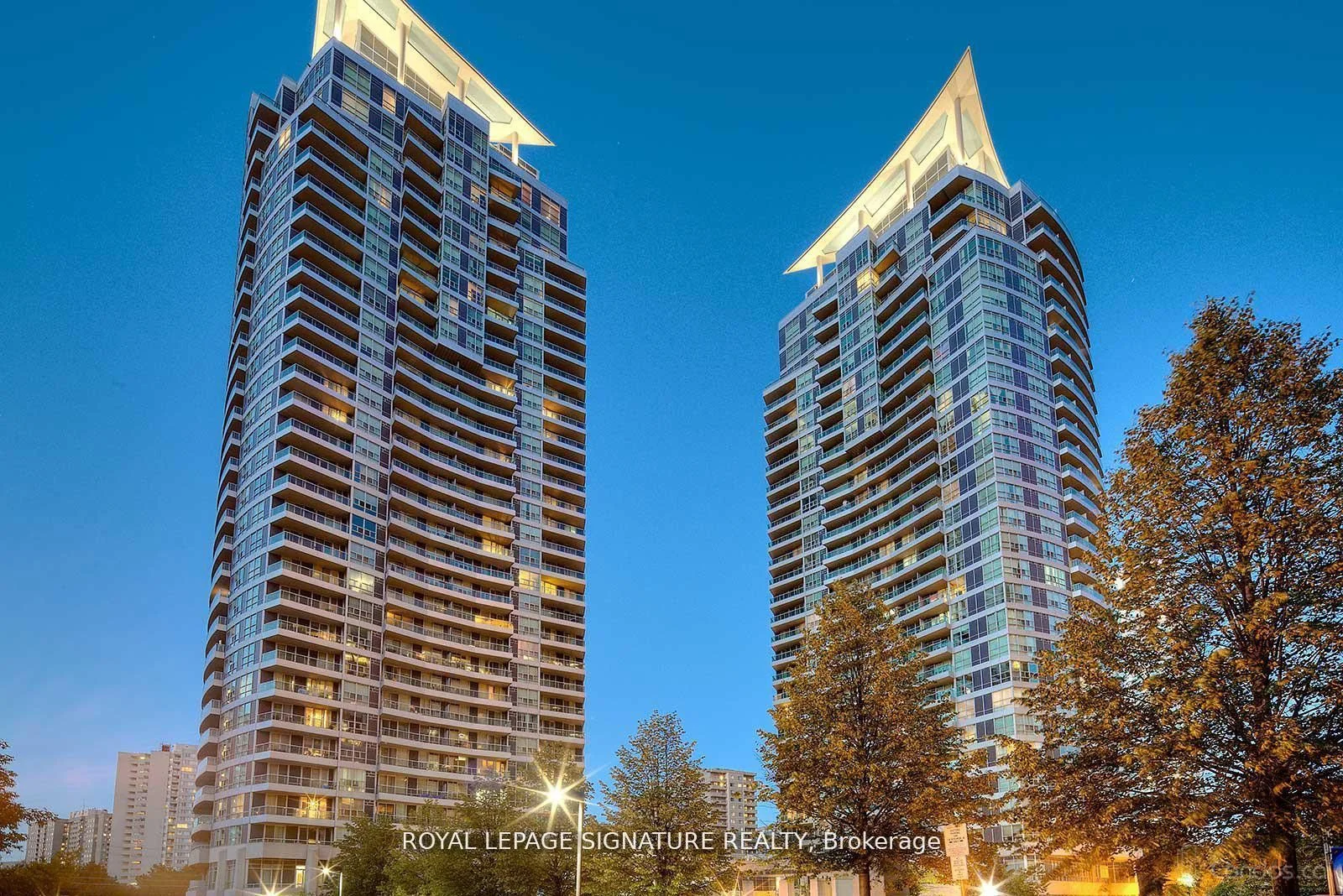 33 Elm Drive 2211, Mississauga, ON L5B 4L2