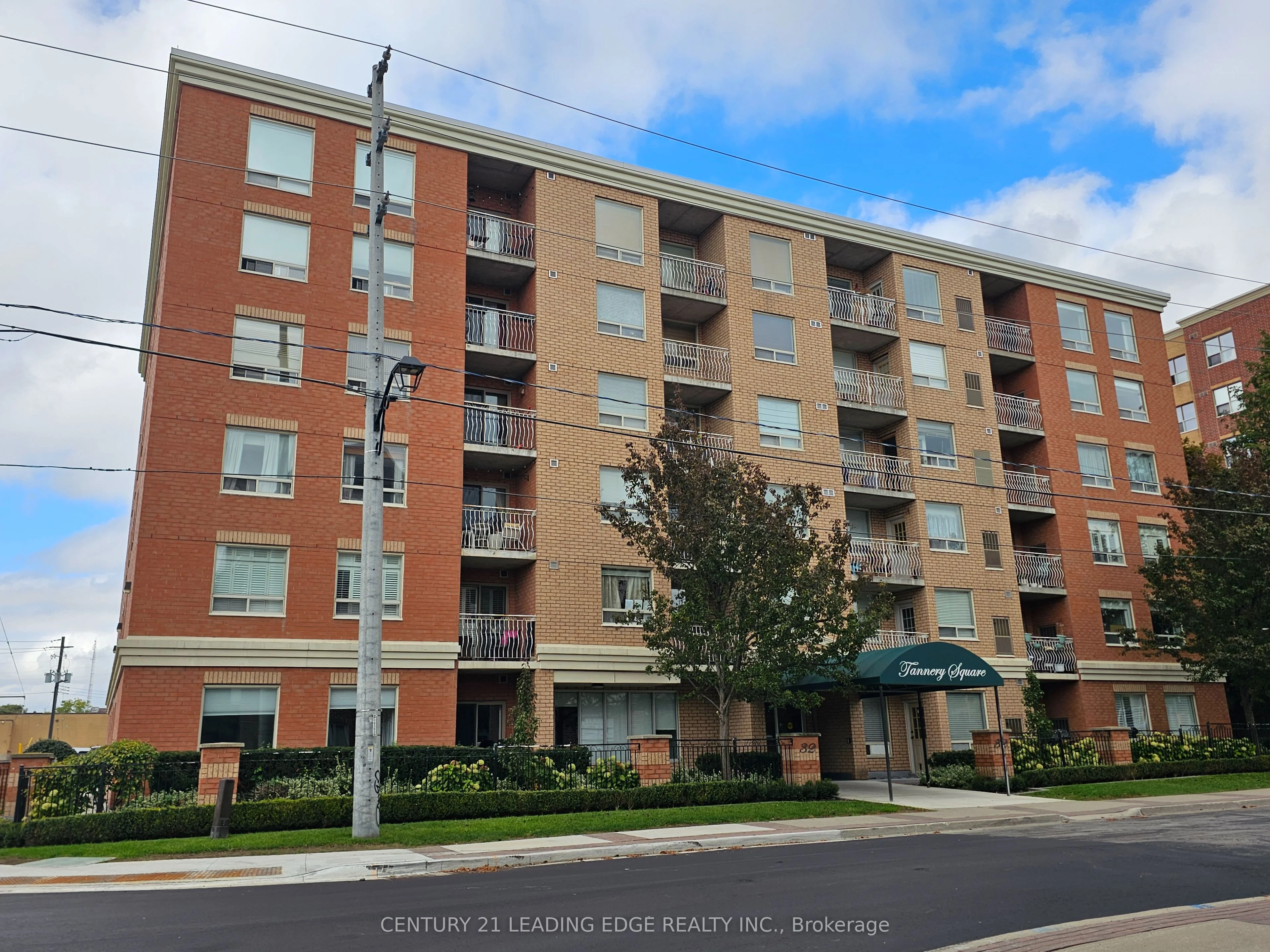 32 Tannery Street 105, Mississauga, ON L5M 6T6