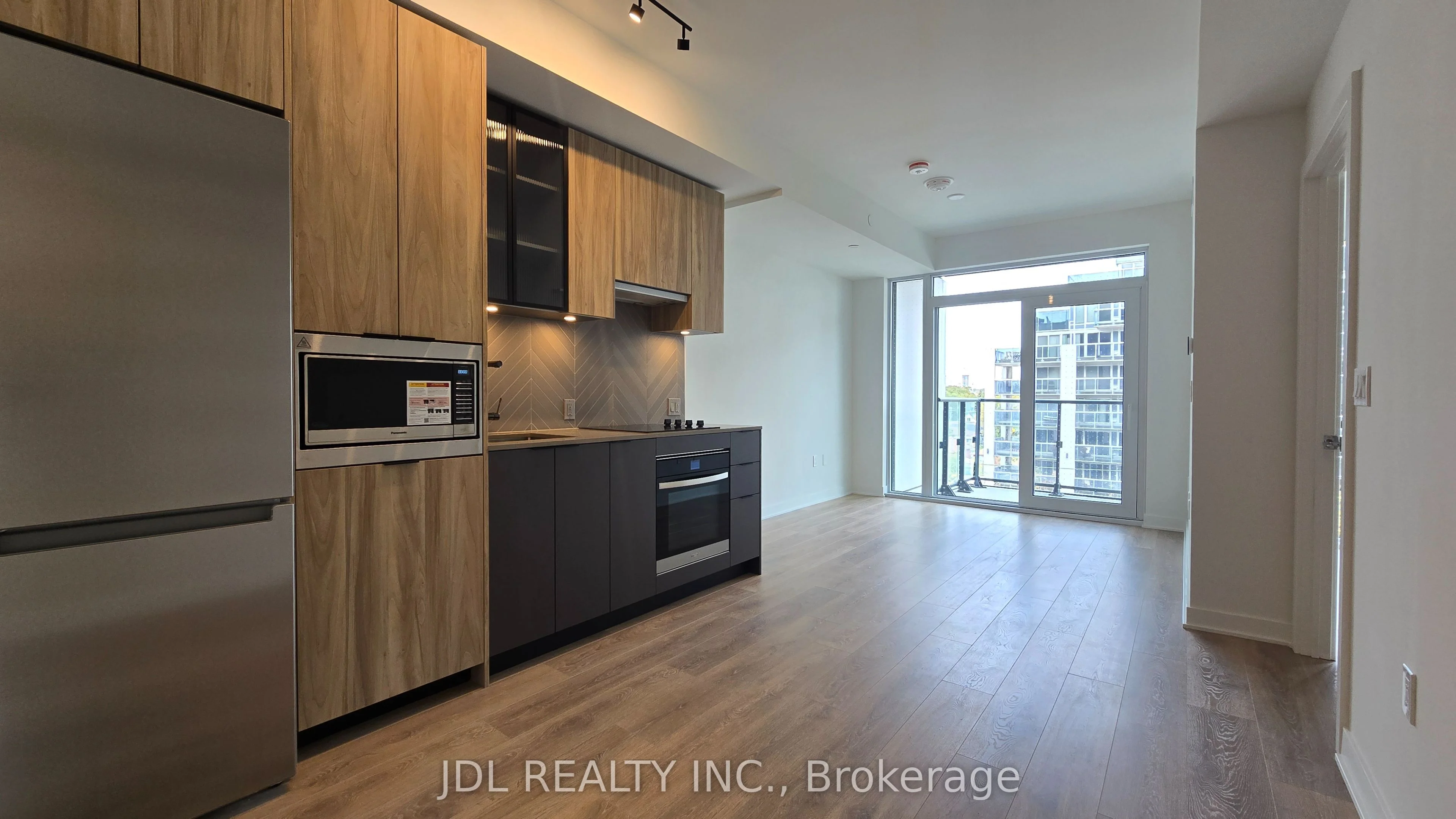 1037 The Queensway 419, Toronto W08, ON M8Z 0H5