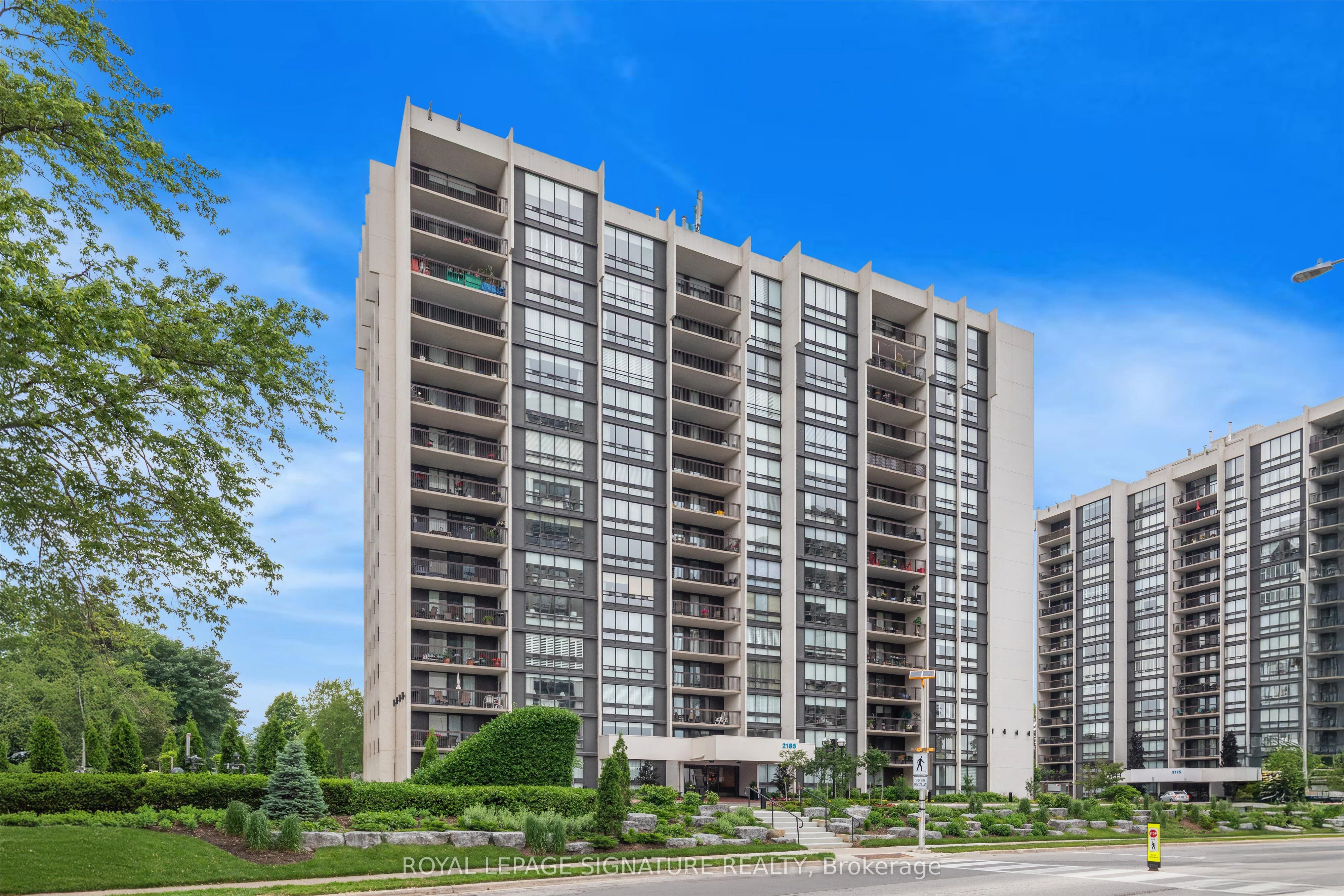 2185 Marine Drive 604, Oakville, ON L6L 5L6