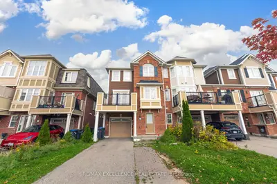 Att/Row/Townhouse in Brampton