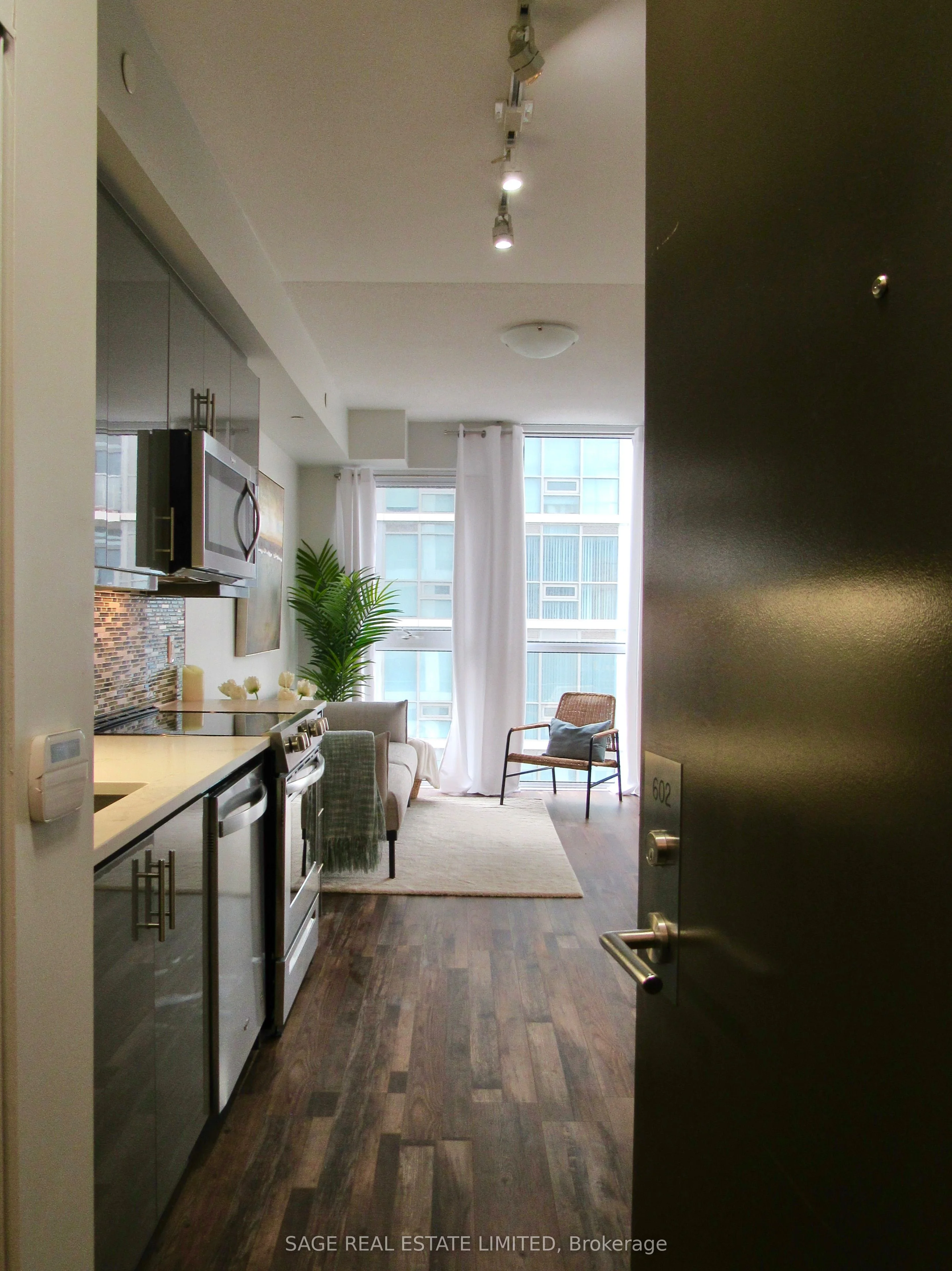 17 Zorra Street 602, Toronto W08, ON M8Z 4Z6