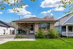 99 Hay Avenue Main, Toronto W06, ON M8Z 1G3