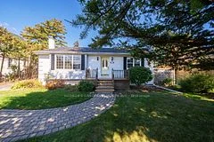 183 Waneta Drive, Oakville, ON L6K 2T6
